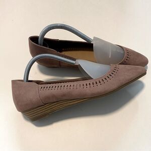 Seychelles Anthologie Point toe low wedge leather cut faux suede brown Deville 9